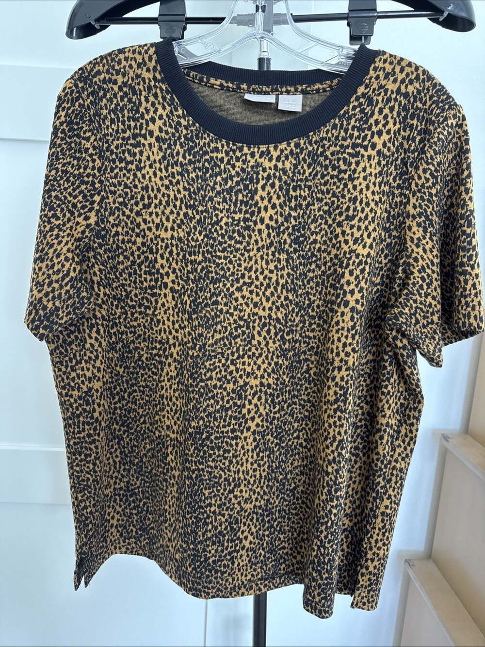 Chicos Womens Cheetah Leopard Print Short Sleeve Shirt Blouse Size 2 Large
